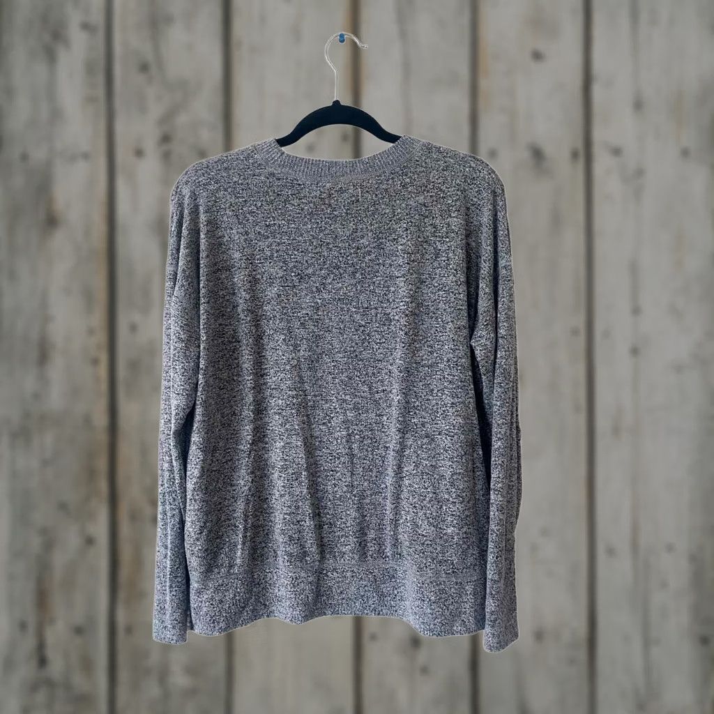 Lucky Brand Lucky Brand Sweater Shirt Women Medium Gray Light Weight Crewneck Side Slit Pullover Size M / US 6-8 / IT 42-44 - 1 Thumbnail