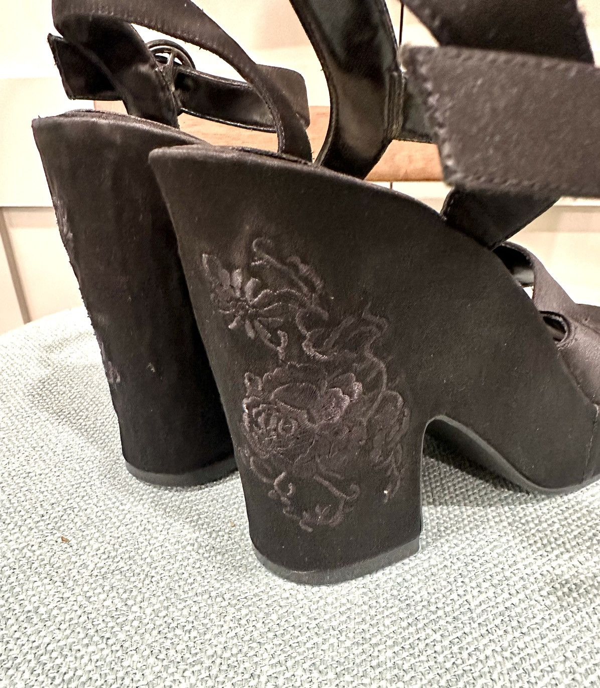 Seychelles Seychelles Vintage Black Satin Floral Chunky Heel Shoes Size US 7 / IT 37 - 9 Thumbnail