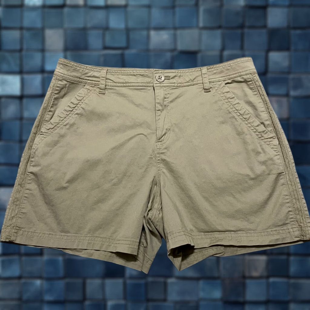Eddie Bauer Eddie Bauer Womens Bermuda Shorts Beige 4" Inseam Regular Size 16 Cotton Blend Outdoor Hiking Walking with Pockets Mens Women Size 38" / US 16 / IT 52 - 1 Thumbnail