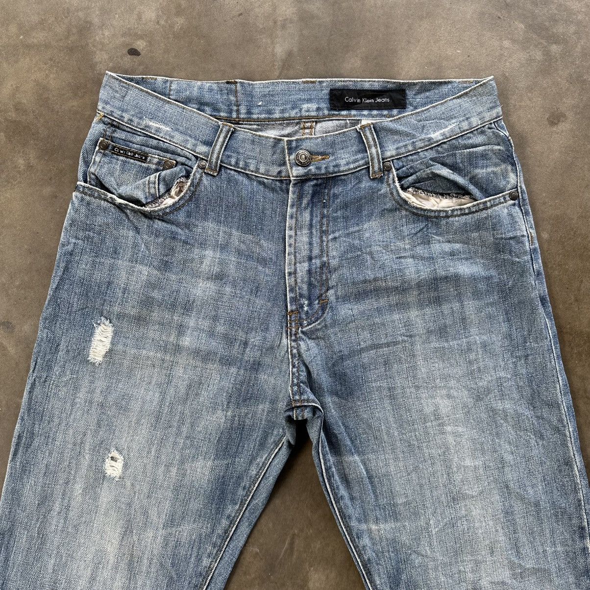 Calvin Klein Vintage Calvin Klein Faded Distressed Denim Jean Pant W32 Size US 32 / EU 48 - 3 Thumbnail