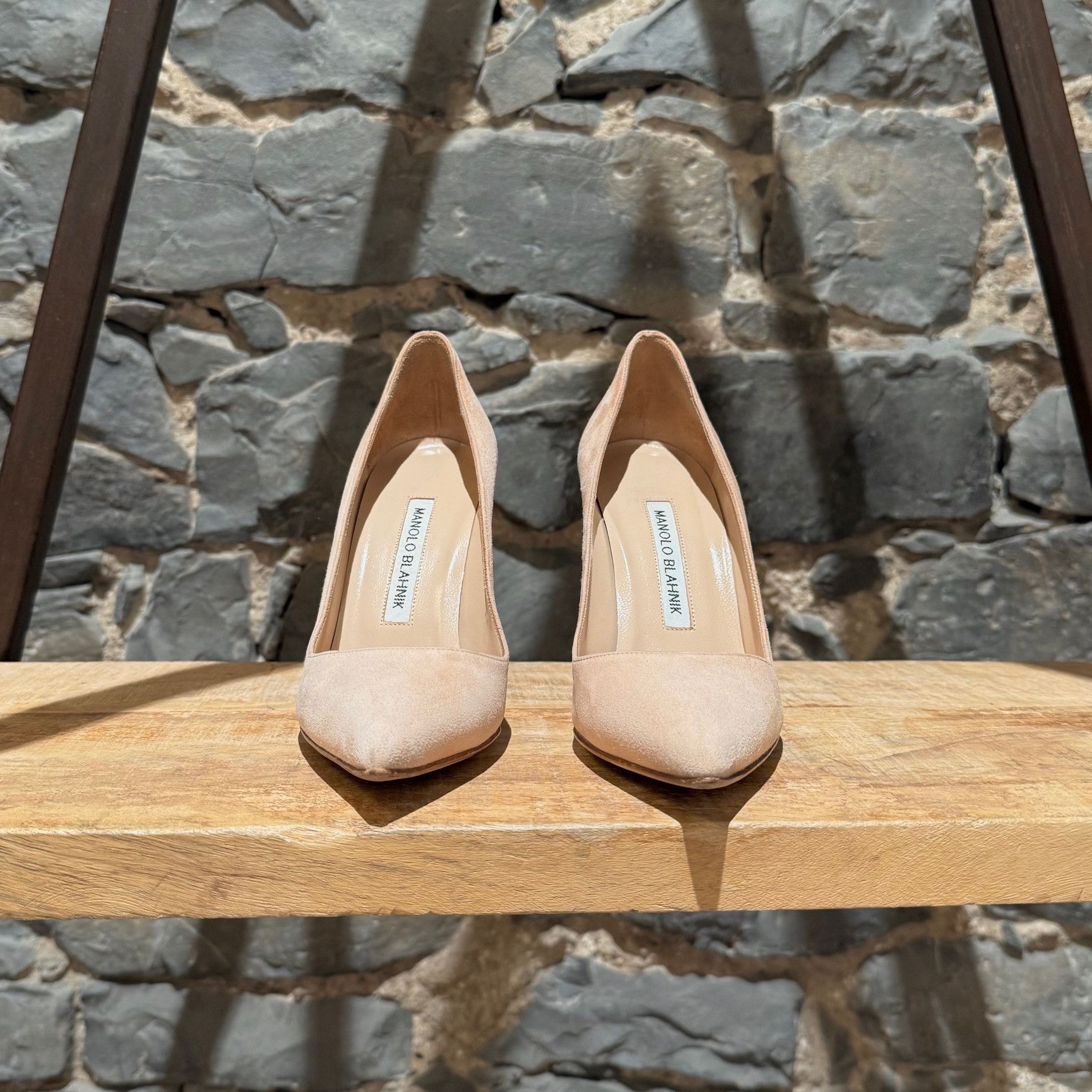 Manolo Blahnik Manolo Blahnik Nude Suede Pointy Pumps Size US 6.5 / IT 36.5 - 2 Thumbnail