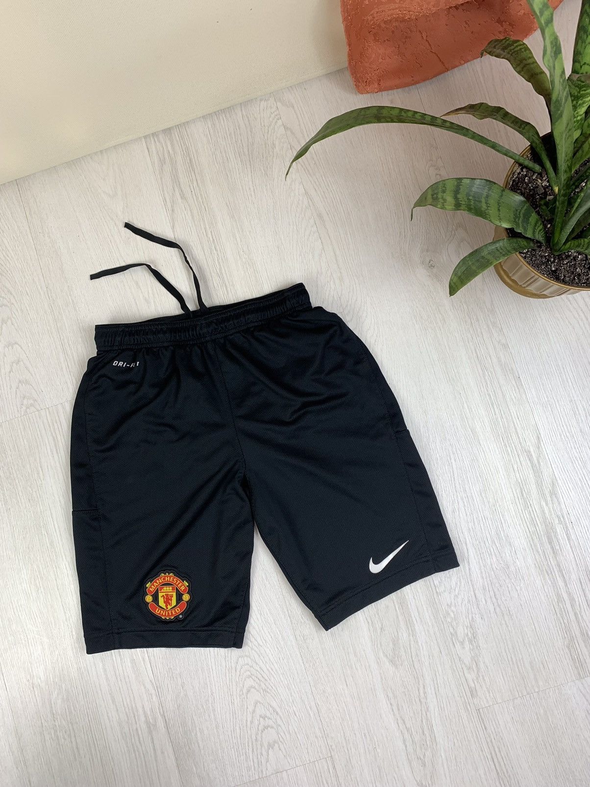 Nike Nike Manchester United 2012 Shorts Black Size S Size US 29 - 2 Thumbnail