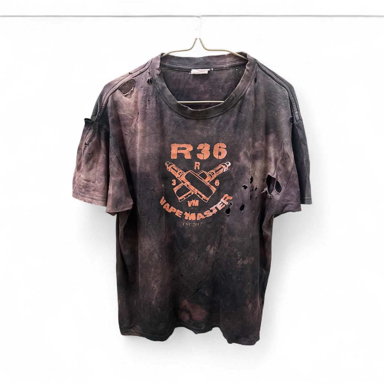 Beauty Beast Vintage 🔥R36 Rarest Shirt Distressed rare Size US M / EU 48-50 / 2 - 1 Thumbnail