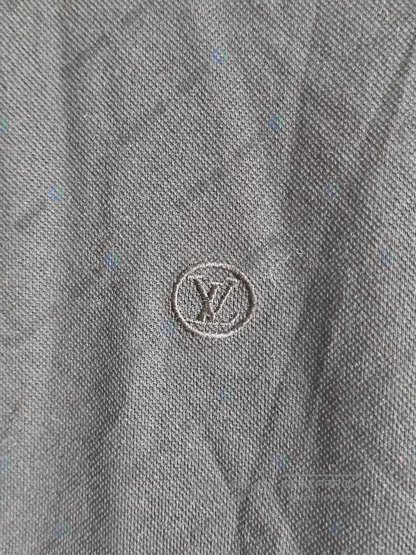 Louis Vuitton louis vuitton black short sleeve polo shirt. Size US M / EU 48-50 / 2 - 2 Thumbnail
