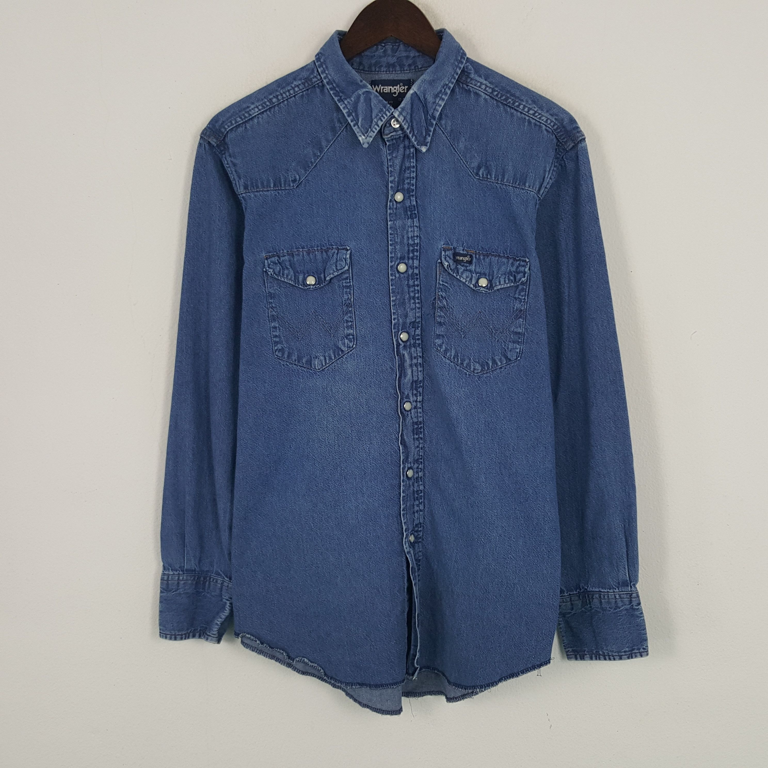 Vintage × Wrangler Vintage Wrangler USA Denim Button Up Shirt Size US XL / EU 56 / 4 - 1 Thumbnail