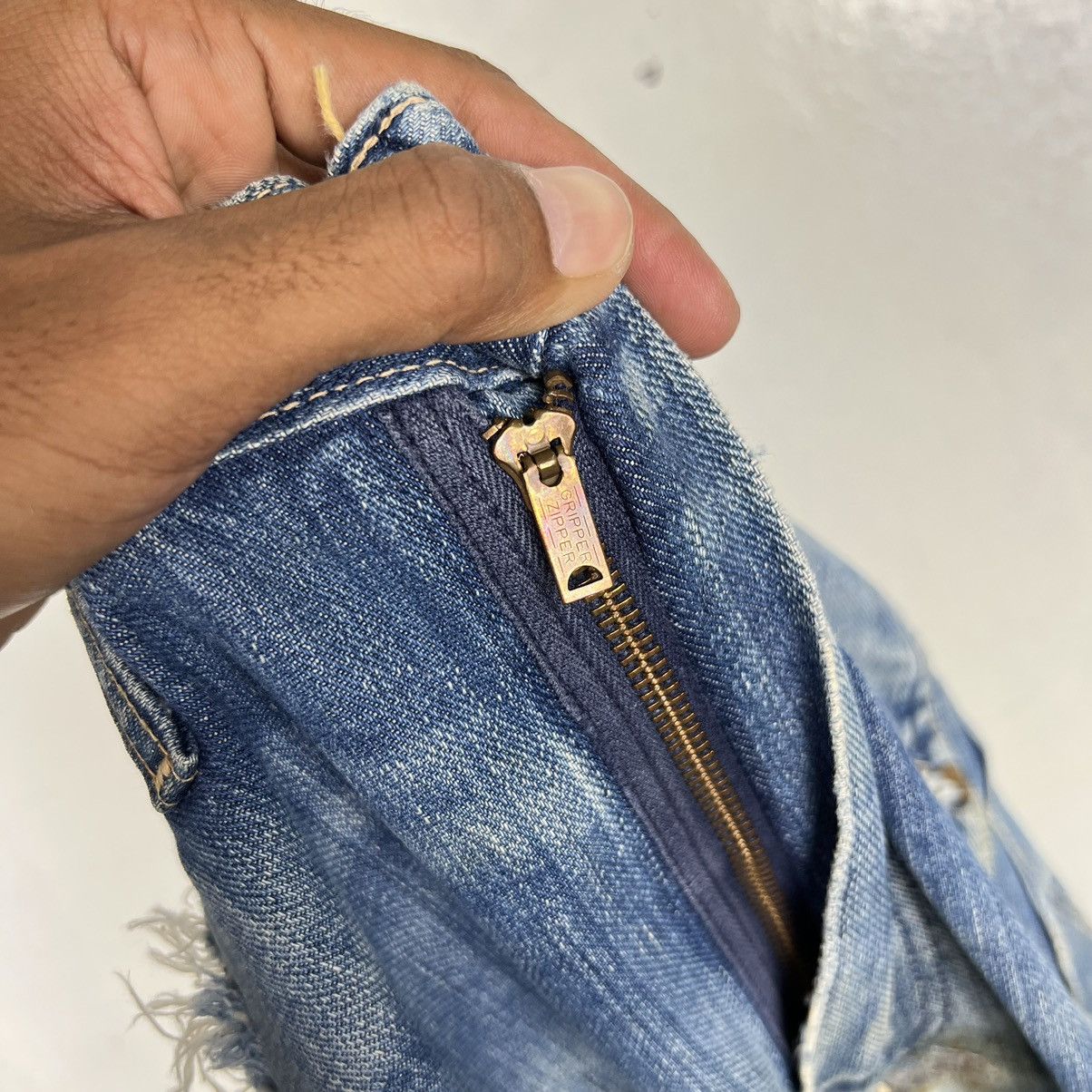 Vintage 🔥 1960s VINTAGE WRANGLER BLUE BELL DYED DISTRESSED DENIM Size US 31 - 17 Thumbnail