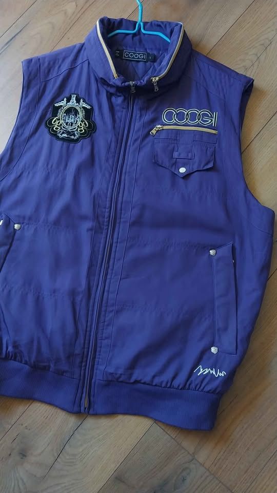 Coogi COOGI vest size L Measurements: 73 length/ 62 width Size US L / EU 52-54 / 3 - 4 Thumbnail