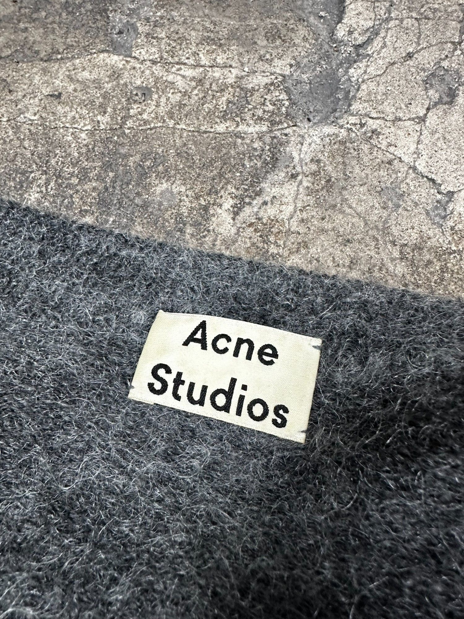 Acne Studios Acne Studios Mohair Fuzzy Long Raya Paw14 Cardigan Size M / US 6-8 / IT 42-44 - 5 Thumbnail