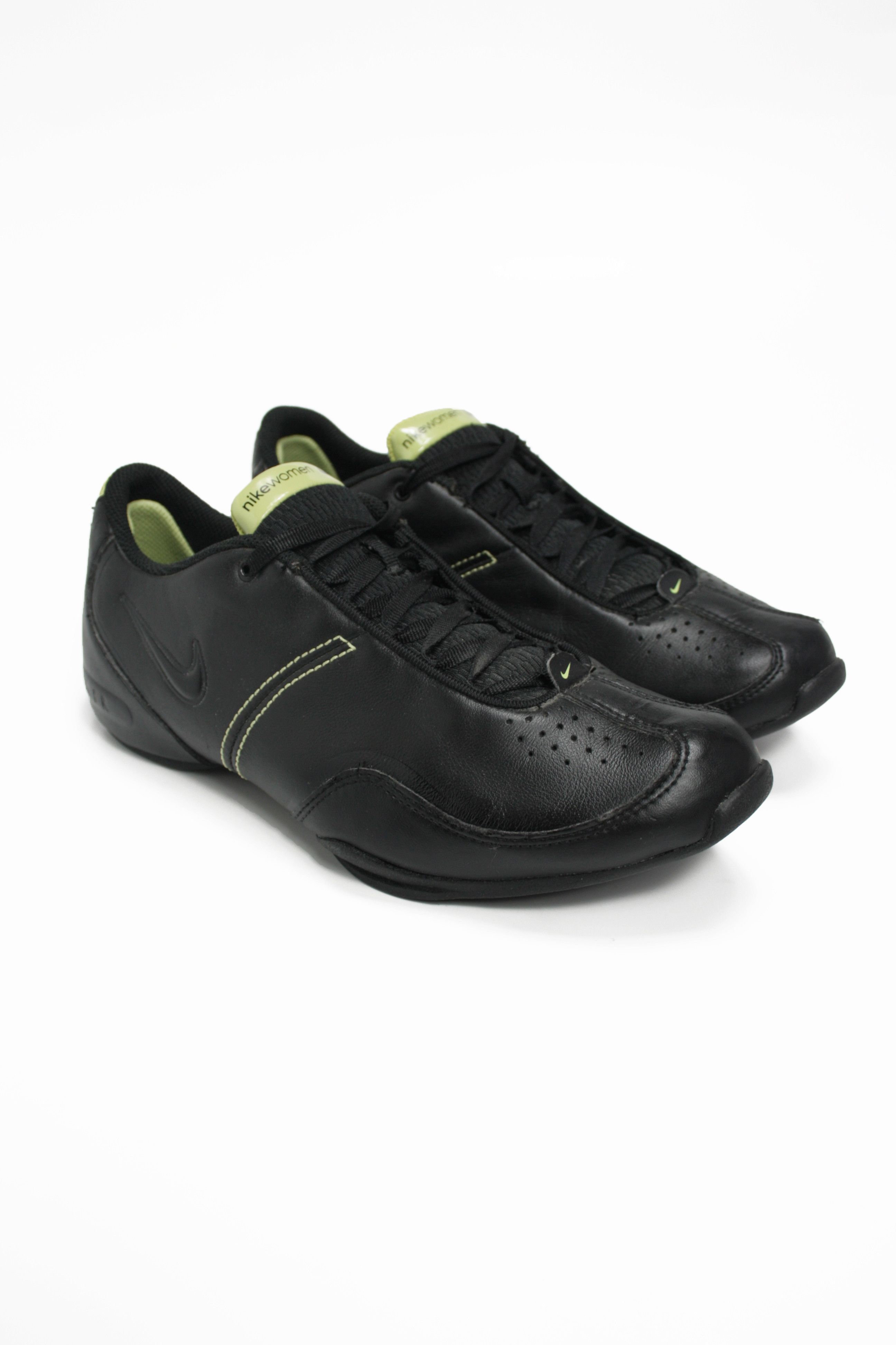 year 2000 nike shoes