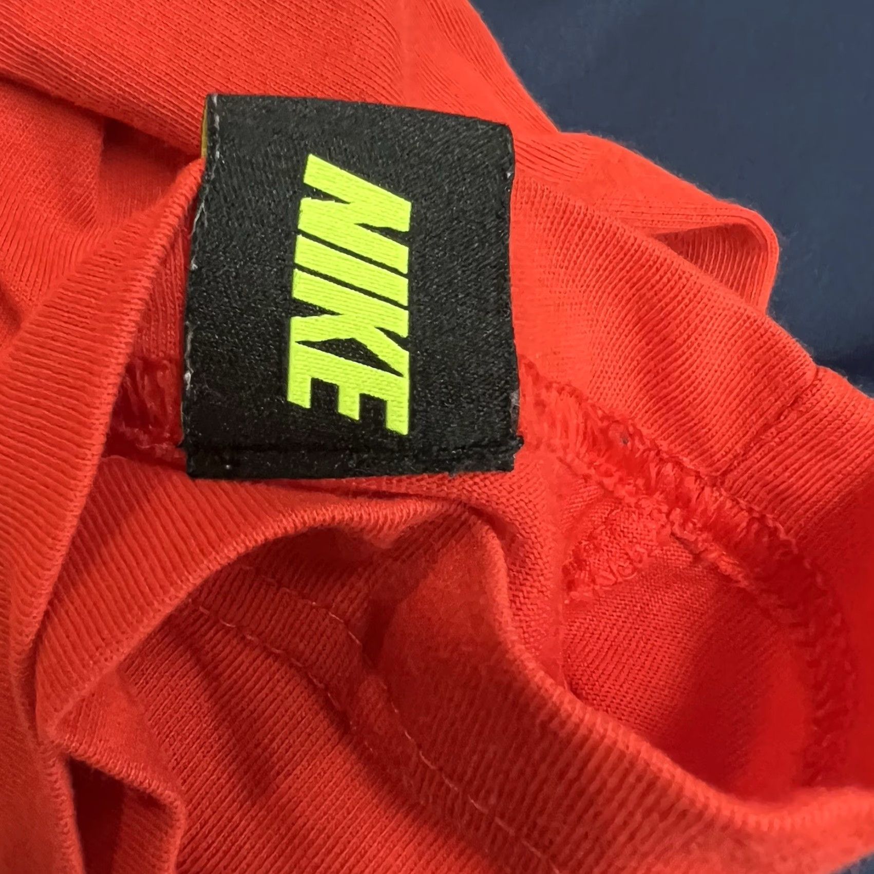 Nike VINTAGE Nike Football T-Shirt Short Sleeve Men XL Red Sports 2000s Size US XL / EU 56 / 4 - 7 Thumbnail