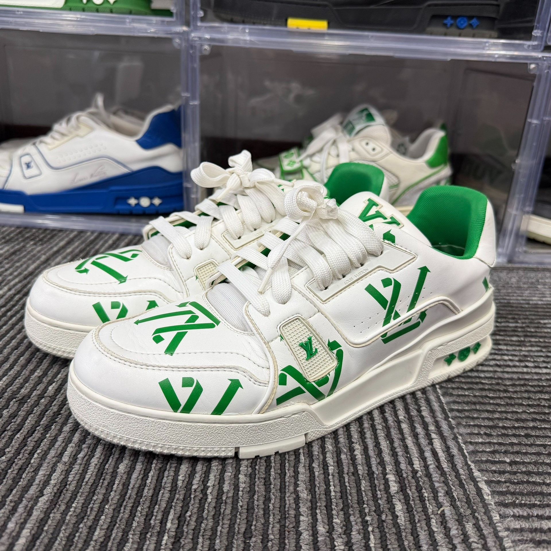 Louis Vuitton Louis Vuitton Training Green Lowtop Sneakers 8 Men Size US 8 / EU 41 - 1 Thumbnail