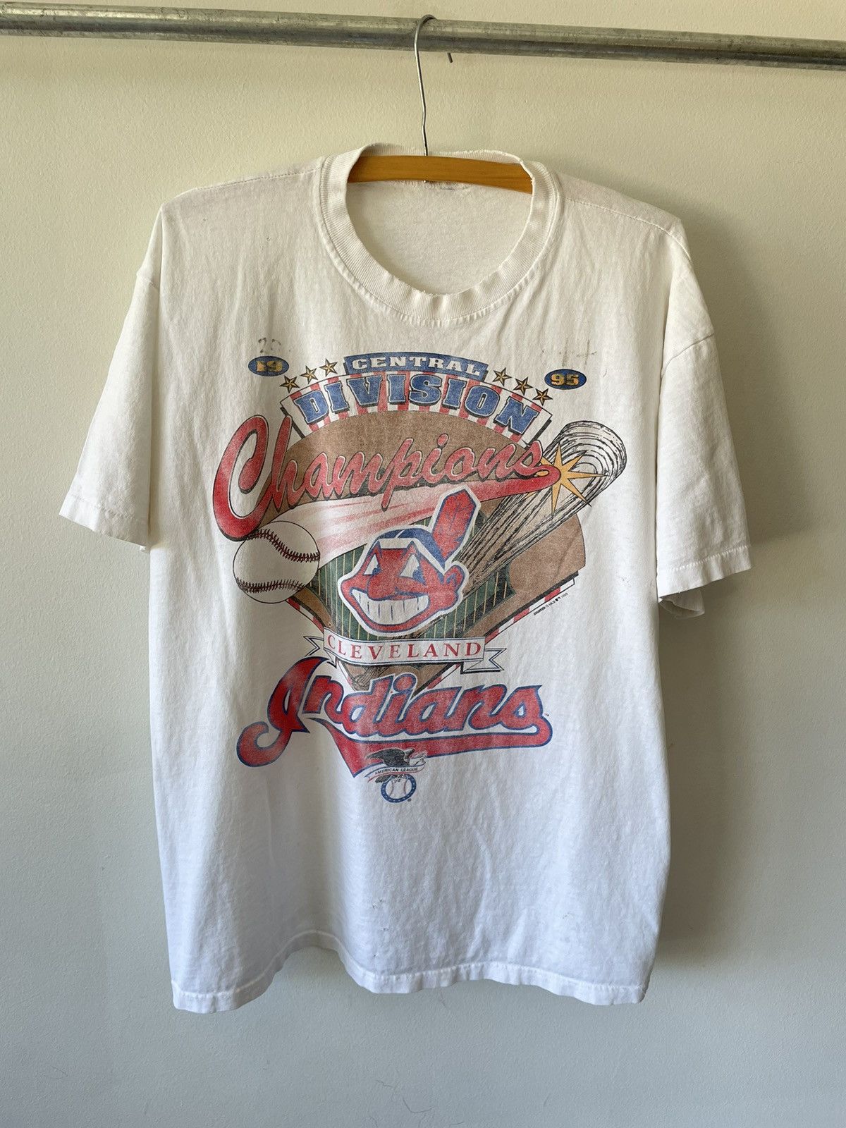 1995 Vintage discount Cleveland Indians Split Tee