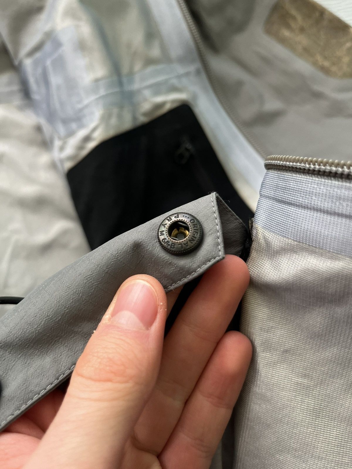 Arc'teryx Vintage 2003 Arc teryx Sidewinder Gore Tex XCR Jacket White Size M / US 6-8 / IT 42-44 - 11 Thumbnail