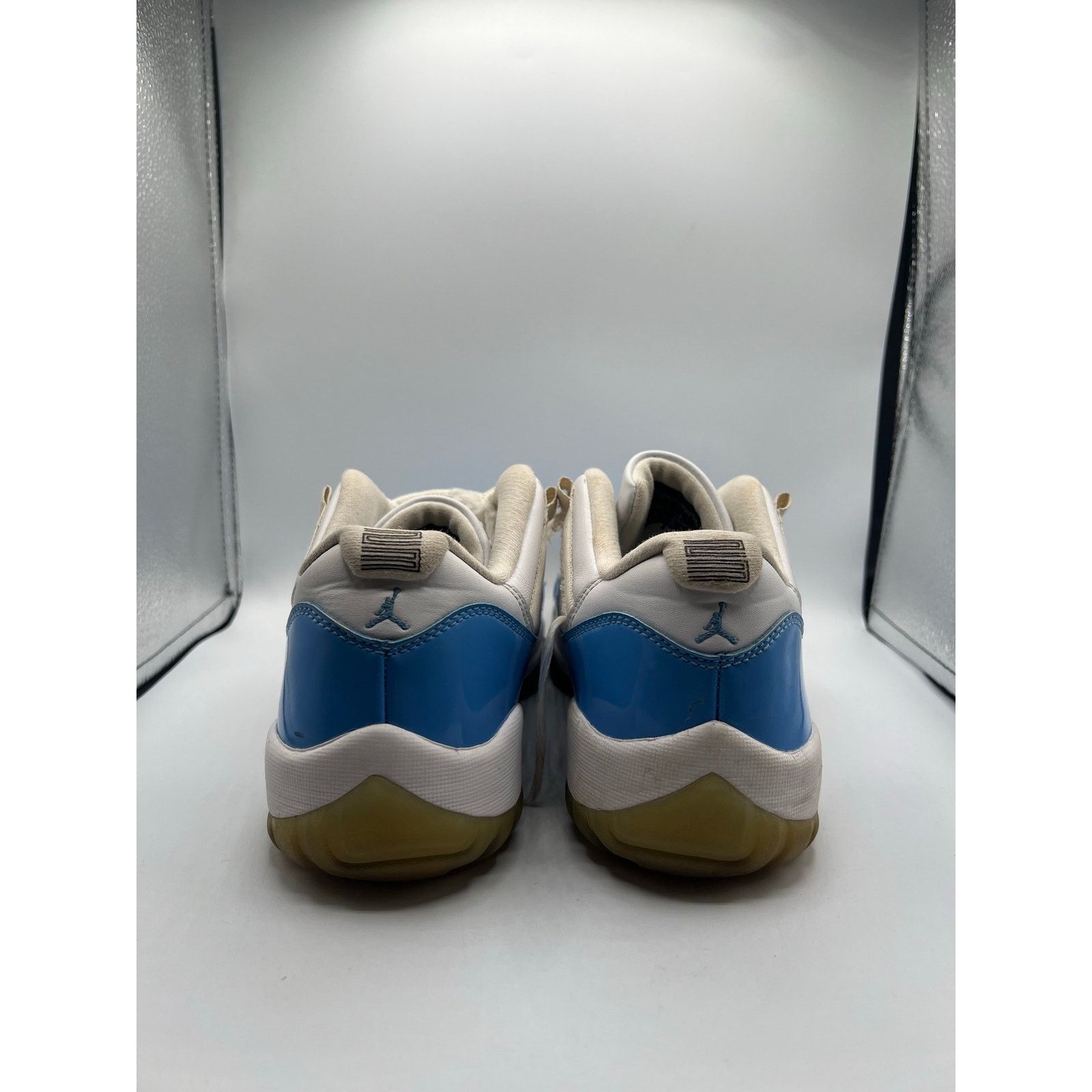 Nike Air Jordan 11 Low “UNC” 2017 used Size US 8.5 / EU 41-42 - 4 Thumbnail