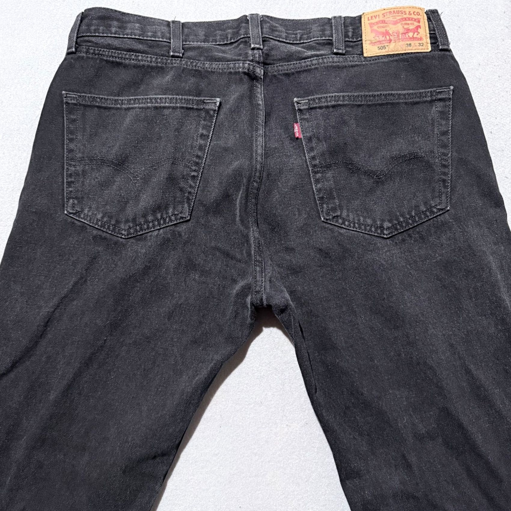 Levi's Levi's 505 Jeans Men's Black Denim Mid Rise Zip Fly Straight Leg 38x32 Regular Men Jeans Black Levi's 505 Cowboy Pattern Holiday 90s Mens Size US 38 / EU 54 - 4 Thumbnail