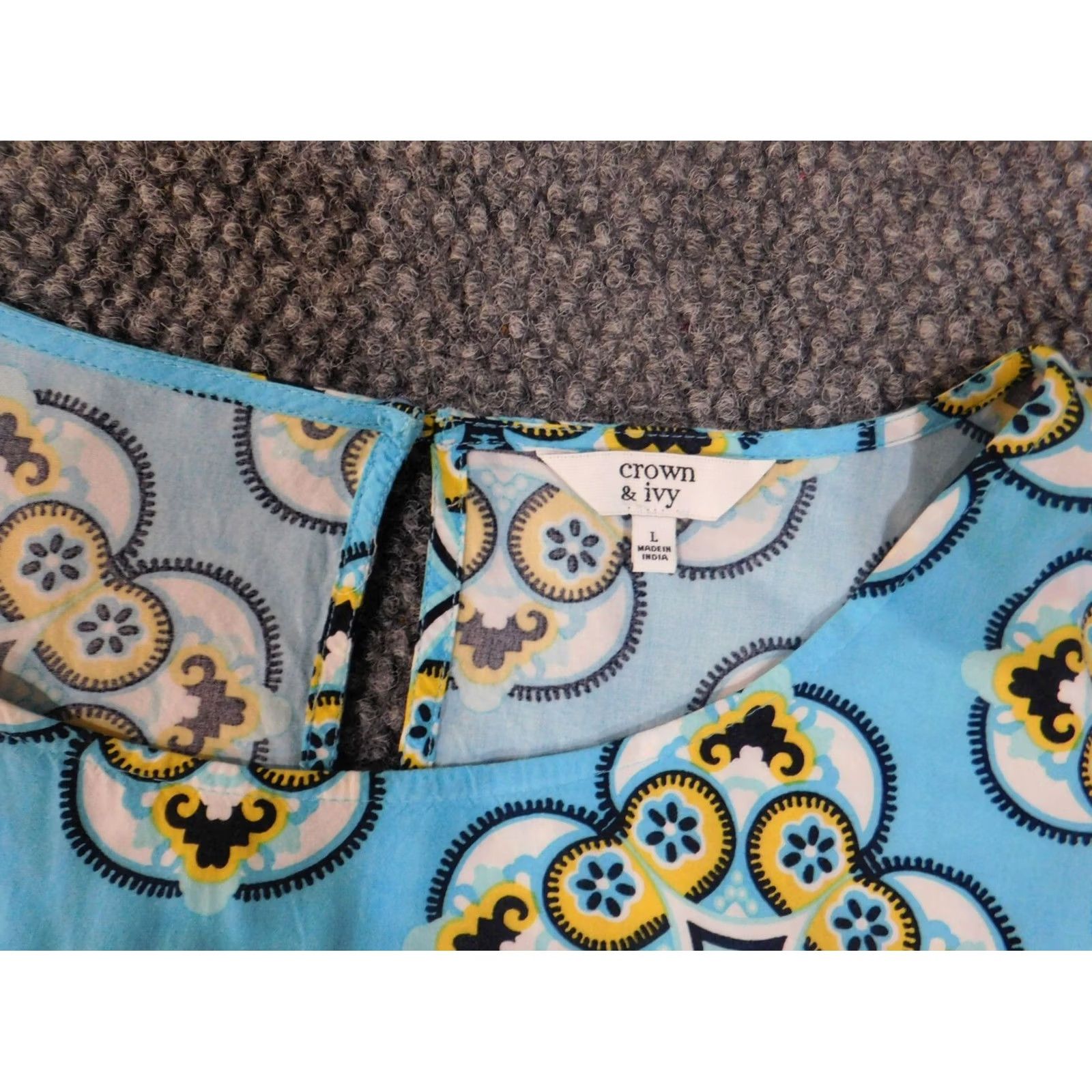Vintage Crown & Ivy blouse Geometric Rayon Button Long Sleeve Round Neck Blue L Womens Regular fit, Pullover blouse Size L / US 10 / IT 46 - 7 Thumbnail