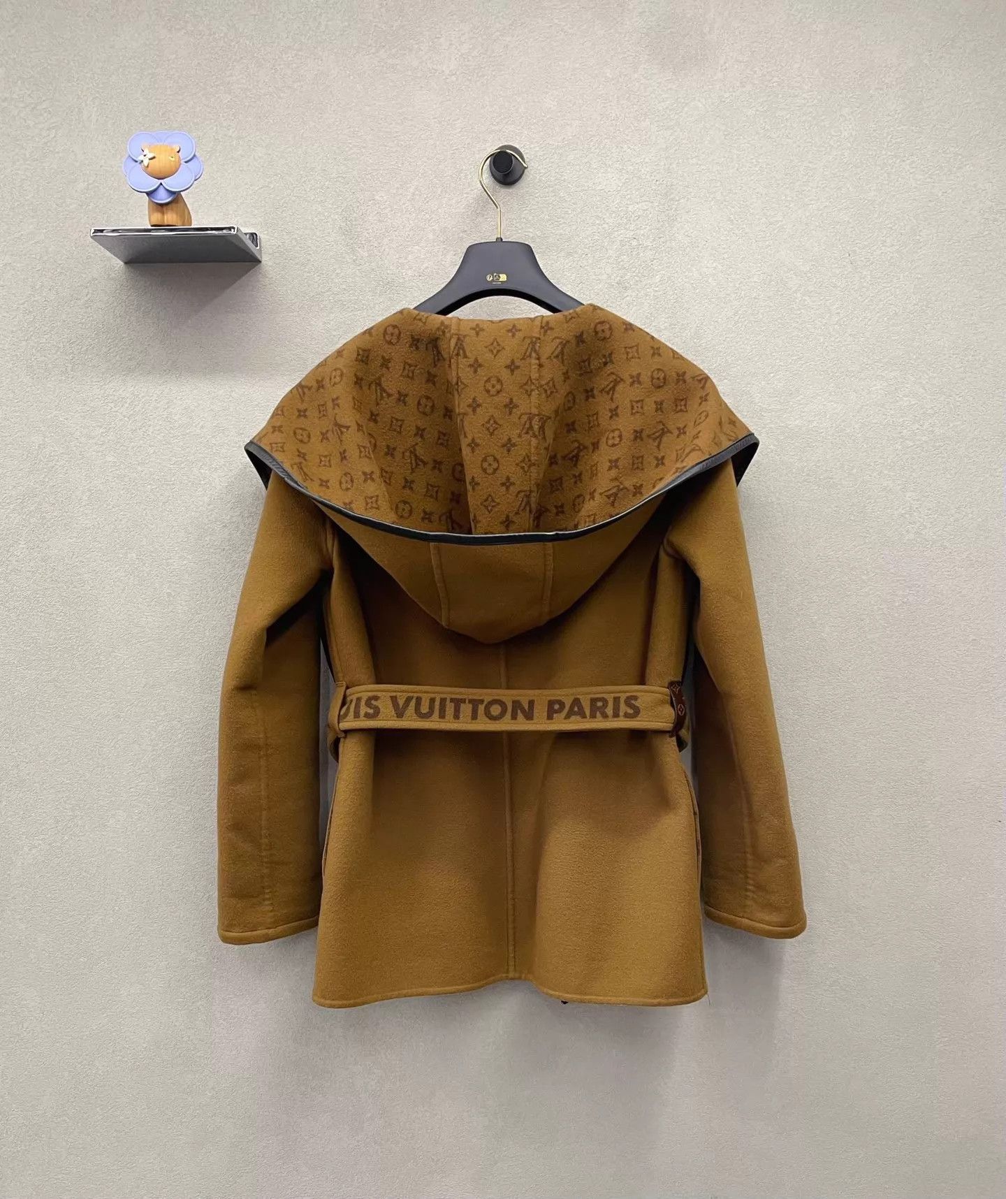 Louis Vuitton LV Brown Overcoat 36 Viral Luxury Size XS / US 0-2 / IT 36-38 - 2 Thumbnail