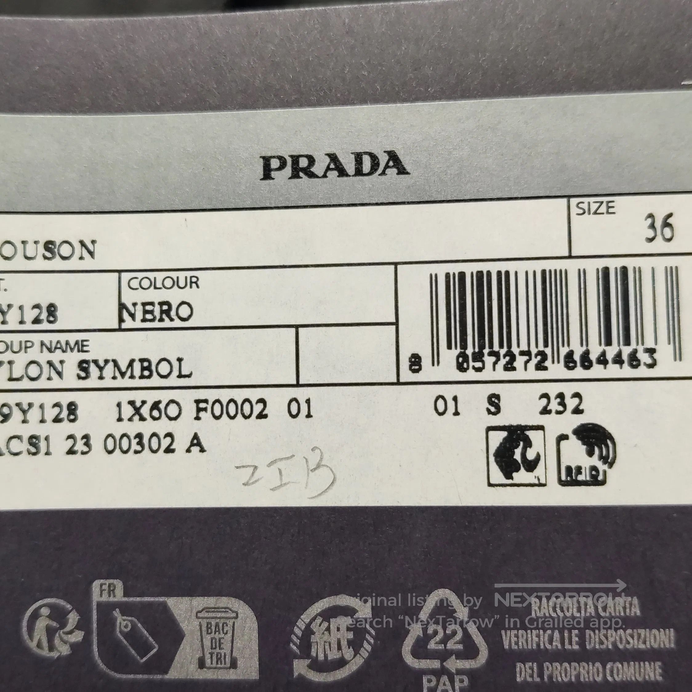 Prada Prada Logo Hooded Jacket in Black . Size US S / EU 44-46 / 1 - 9 Thumbnail