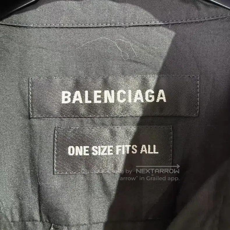 Balenciaga Balenciaga Embroidered Logo Short Sleeve Shirt Size US XS / EU 42 / 0 - 5 Thumbnail
