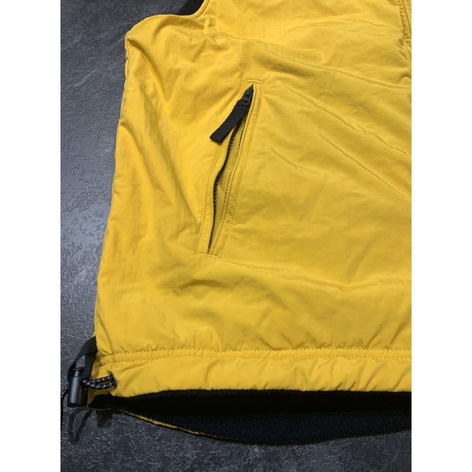 Izod IZOD Mens Reversible Black & Yellow Fleece Zip Up Vest, Size Large, Outdoor Size US L / EU 52-54 / 3 - 4 Thumbnail