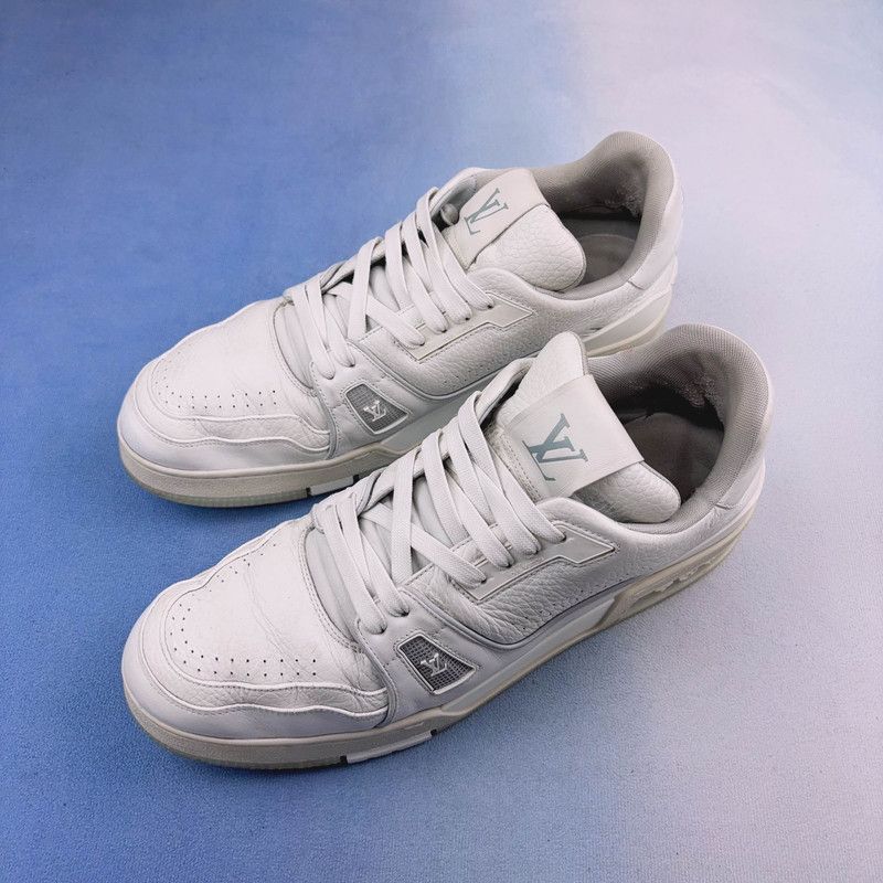 Louis Vuitton Louis Vuitton Trainer Low Top Sneakers in White 0079 Size US 10.5 / EU 43-44 - 1 Thumbnail