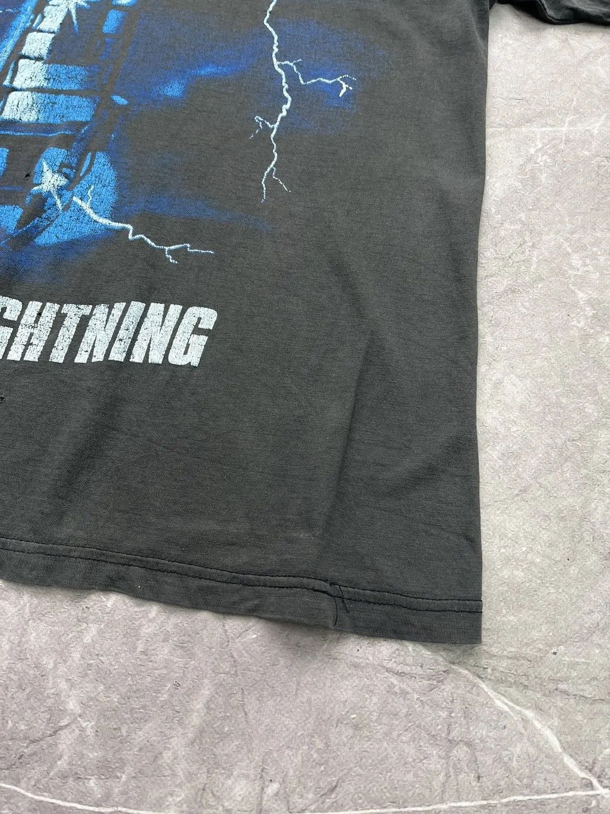 Band Tees × Metallica Metallica rare 90s ride the lightning t shirt faded Size US M / EU 48-50 / 2 - 7 Thumbnail