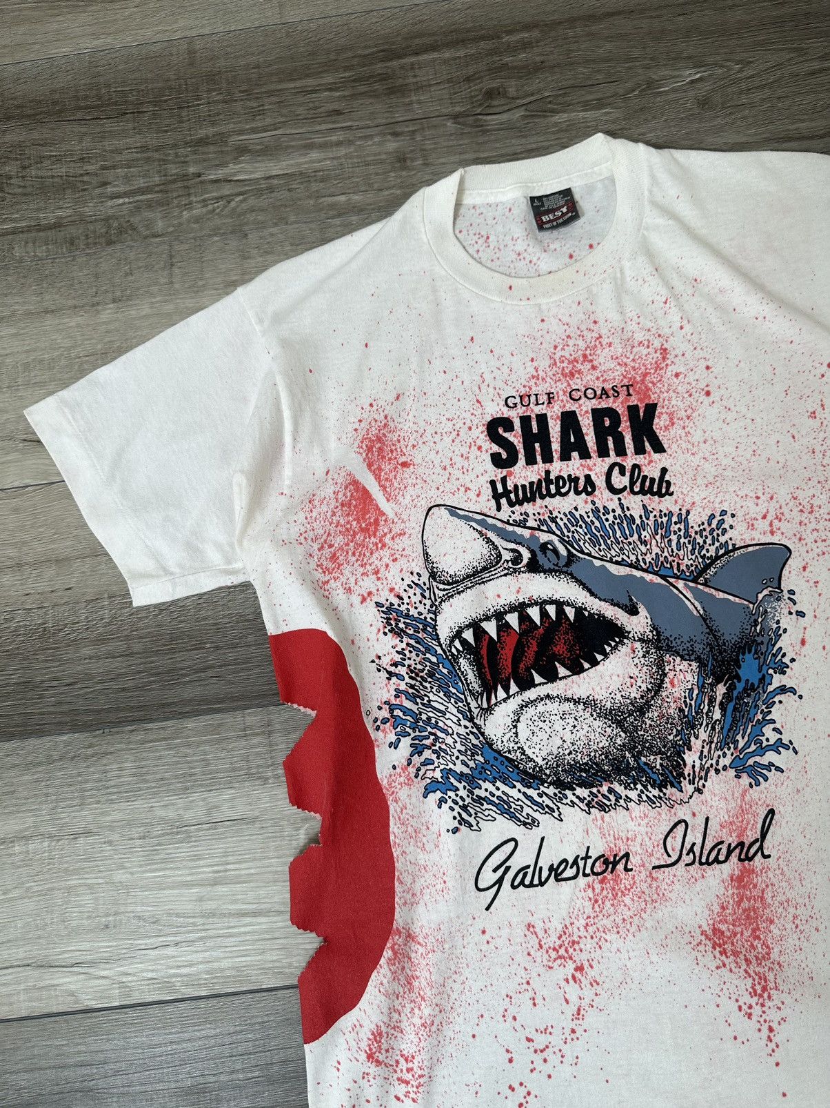 Vintage RARE Bloody Gulf Coast Shark Hunters Club Galveston Tee Size US L / EU 52-54 / 3 - 4 Thumbnail