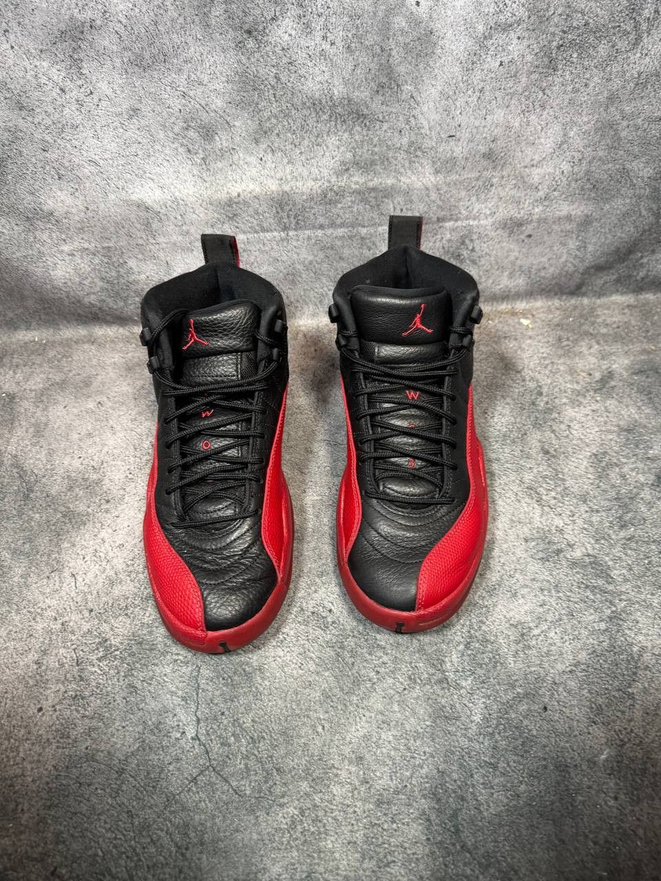 Jordan Brand Size 9 | Jordan 12 Flu Game No Box | Pre-Owned Size US 9 / EU 42 - 2 Thumbnail