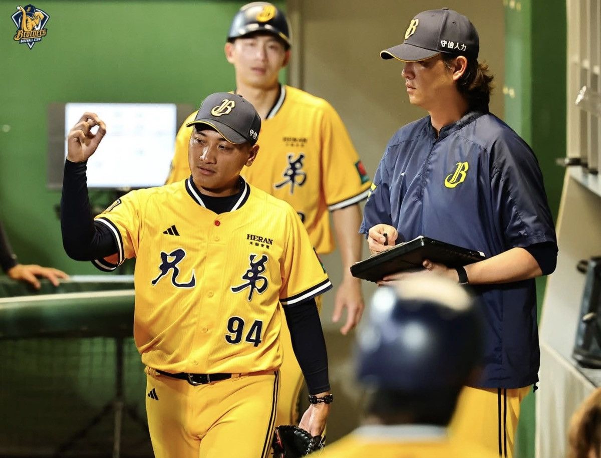 Adidas Adidas CPBL Brothers Elephants 兄弟象 Authentic On Field Jersey Size US XXL / EU 58 / 5 - 6 Thumbnail