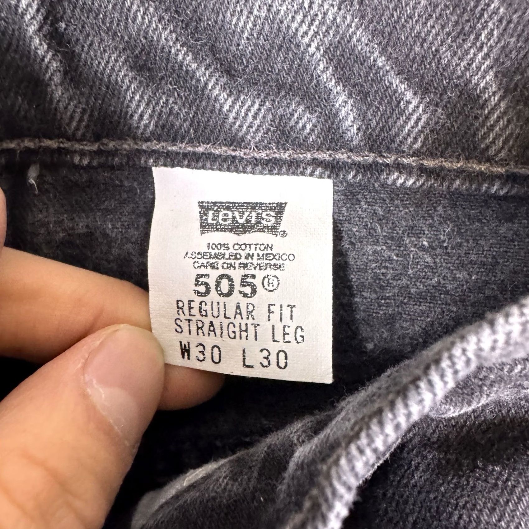 Levi's VINTAGE Levi's 505 Jeans Men 30x30 Paper Tag 1998 Grunge 90s Skater Straight Denim Jeans Size US 30 / EU 46 - 5 Thumbnail