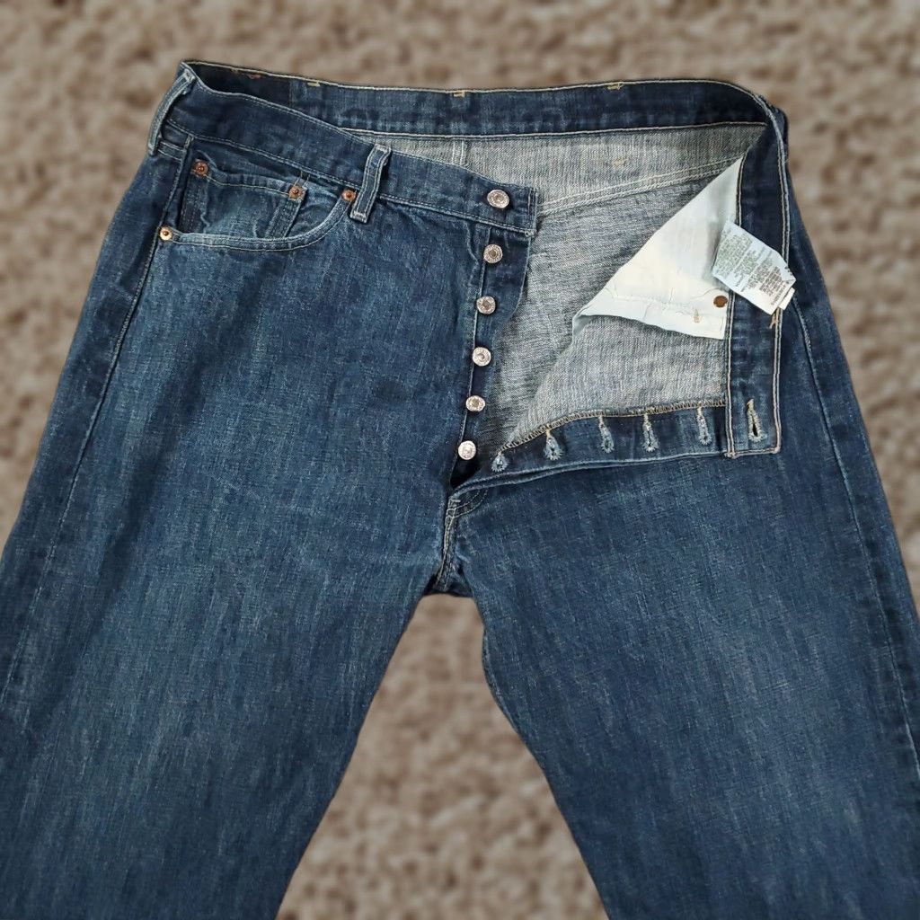Levi's VINTAGE Levi's 501 Jeans Men 40x30 Denim Straight Blue 5-Pocket Regular Rise Button Fly Mens 90s Theme Size US 40 / EU 56 - 1 Thumbnail