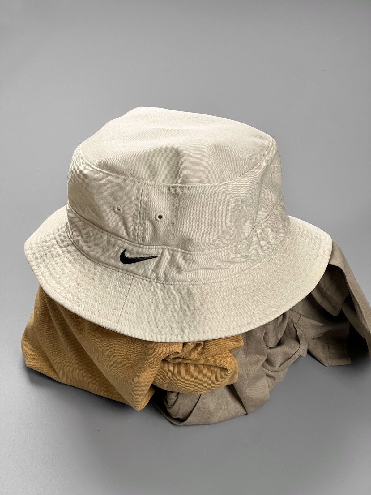 Nike × Vintage Vintage Nike Solo Swoosh Bucket Hat Size ONE SIZE - 1 Thumbnail