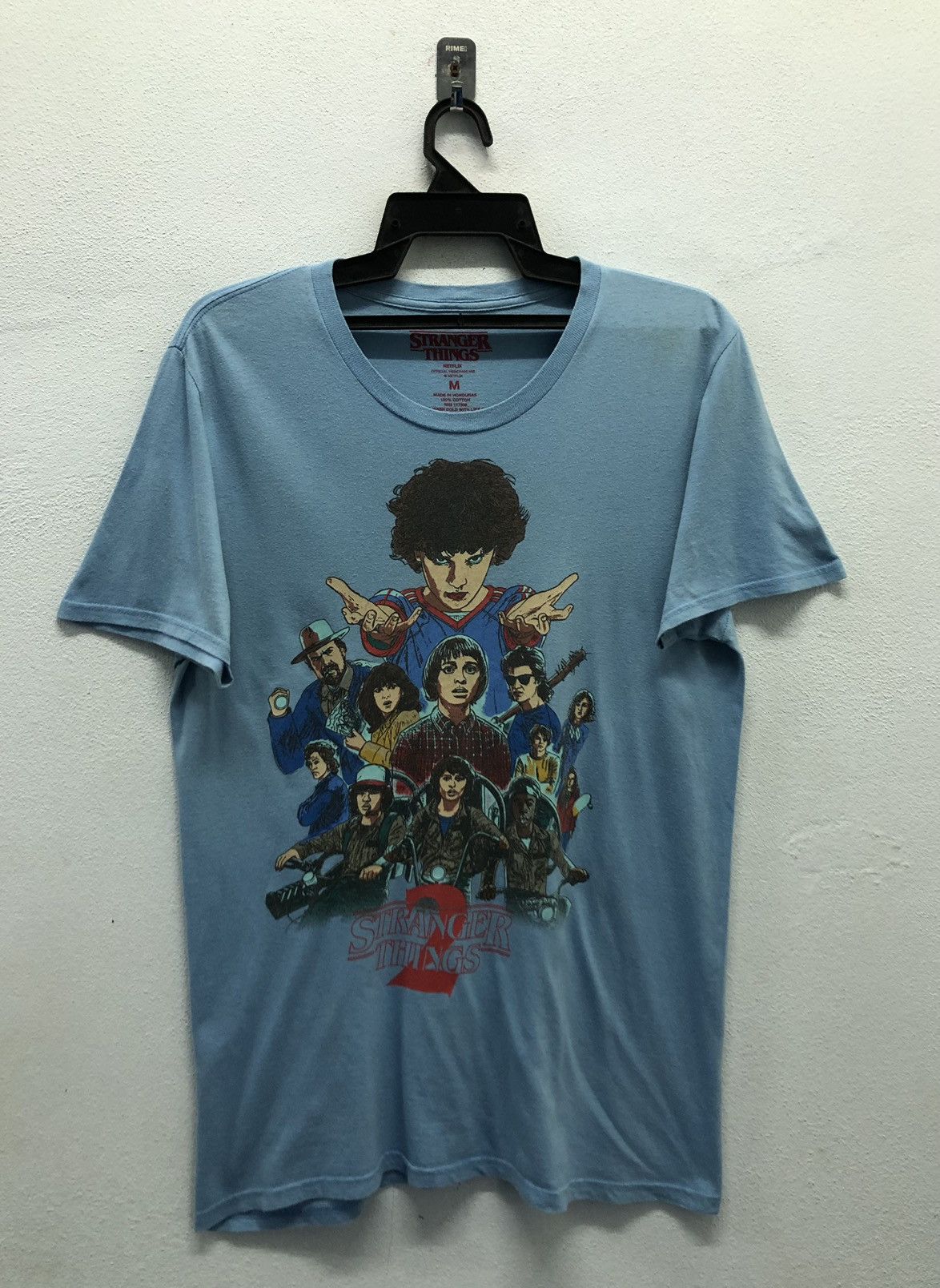 Vintage Official Merchandise Netflix Stranger Things 2 T-Shirt Size US M / EU 48-50 / 2 - 1 Thumbnail