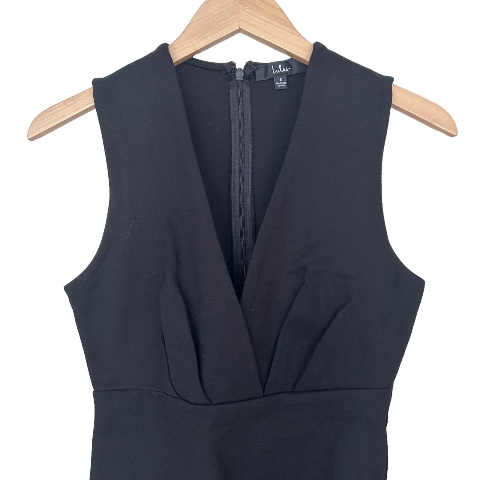 Other Lulus Black Surplice Sleeveless Mini Dress Sz S Size S / US 4 / IT 40 - 3 Thumbnail