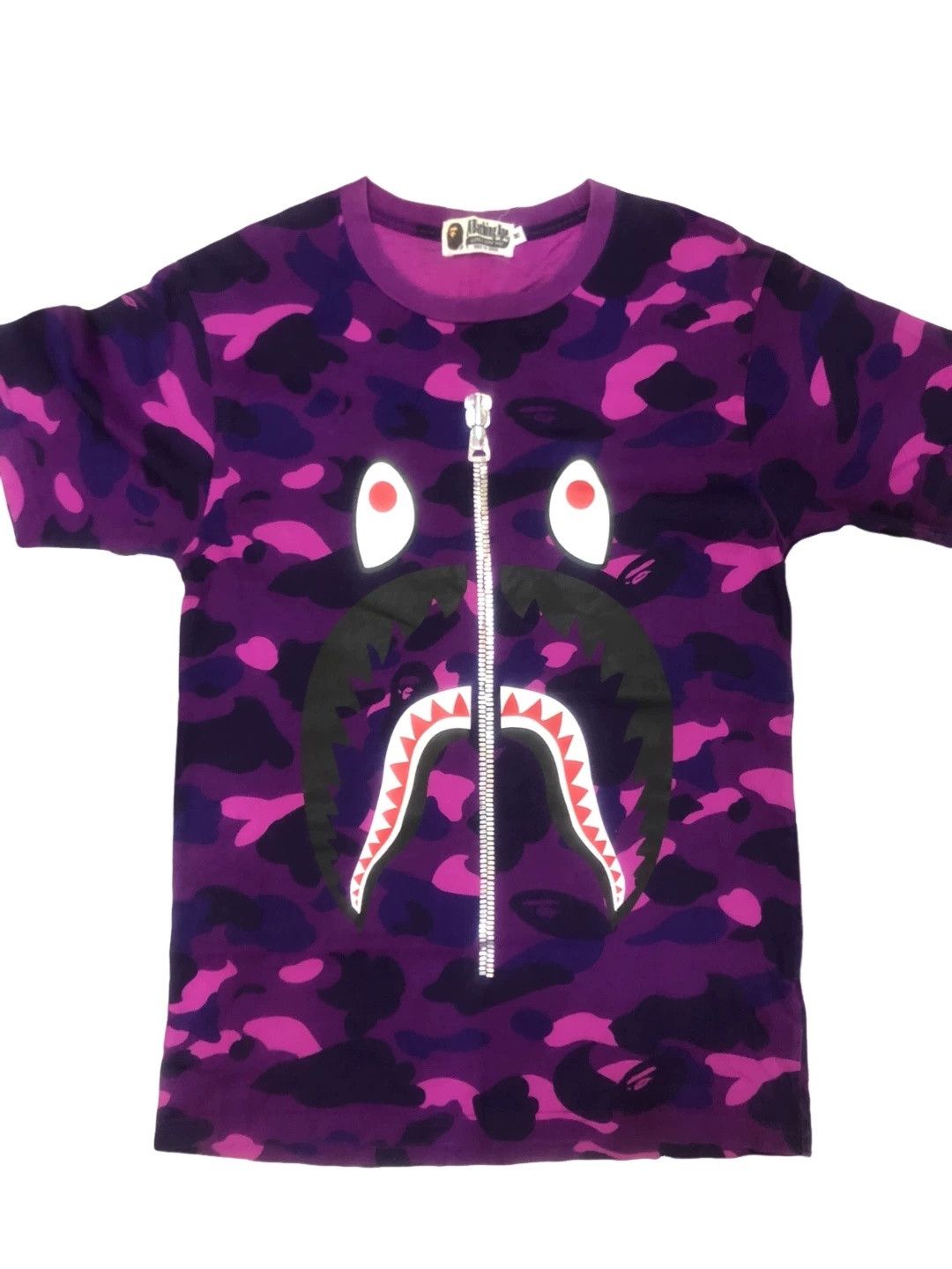 Bape A Bathing Ape Purple Shark Camo T-Shirt Size M Size US M / EU 48-50 / 2 - 1 Thumbnail