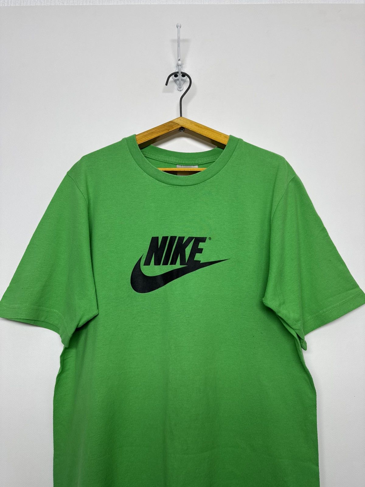Nike Vintage Y2k Nike Big Swoosh streetwear t-shirts 90’s Size US M / EU 48-50 / 2 - 3 Thumbnail