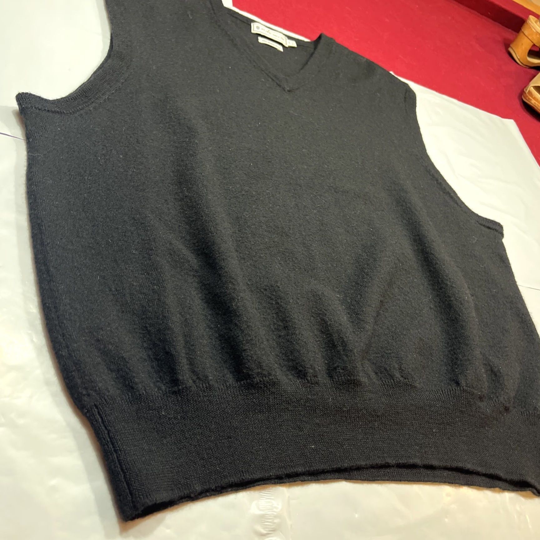 Peter Millar PETER MILLAR Black V-Neck Vest Sweater Mens L 100% Pure Merino Wool Size US L / EU 52-54 / 3 - 3 Thumbnail