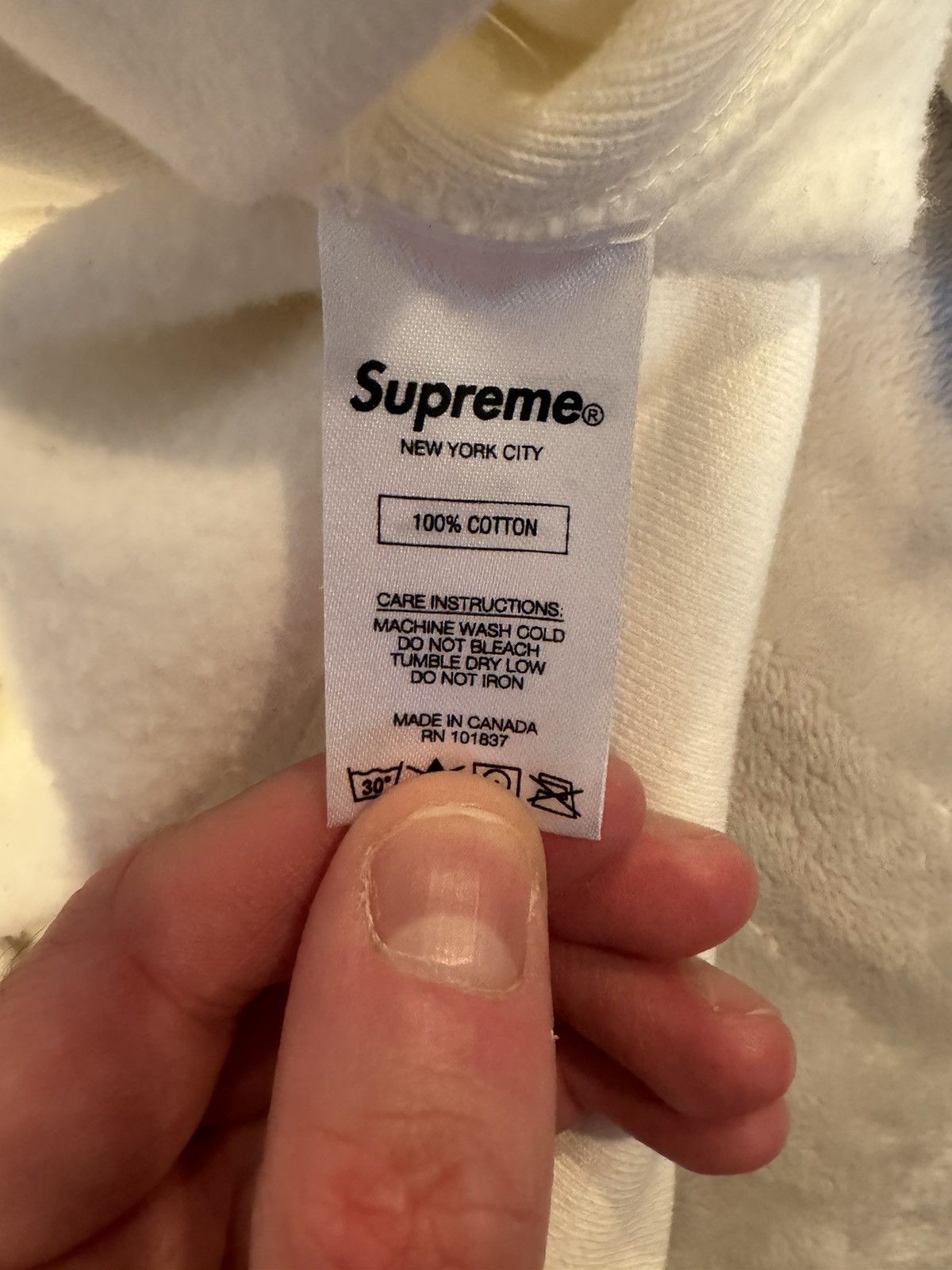 Supreme SUPREME CHENILLE ARC LOGO HOODIE WHITE SIZE XL Size US XL / EU 56 / 4 - 7 Thumbnail