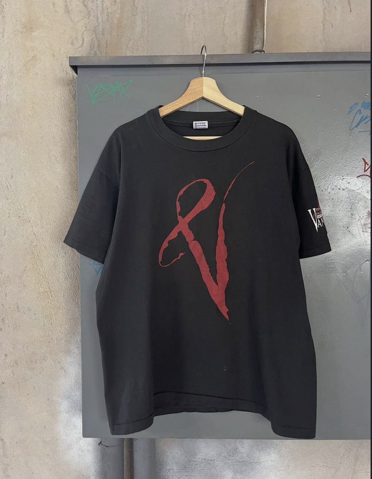 Vintage 1994 Interview With The Vampire Promo Tee Size US XL / EU 56 / 4 - 1 Thumbnail