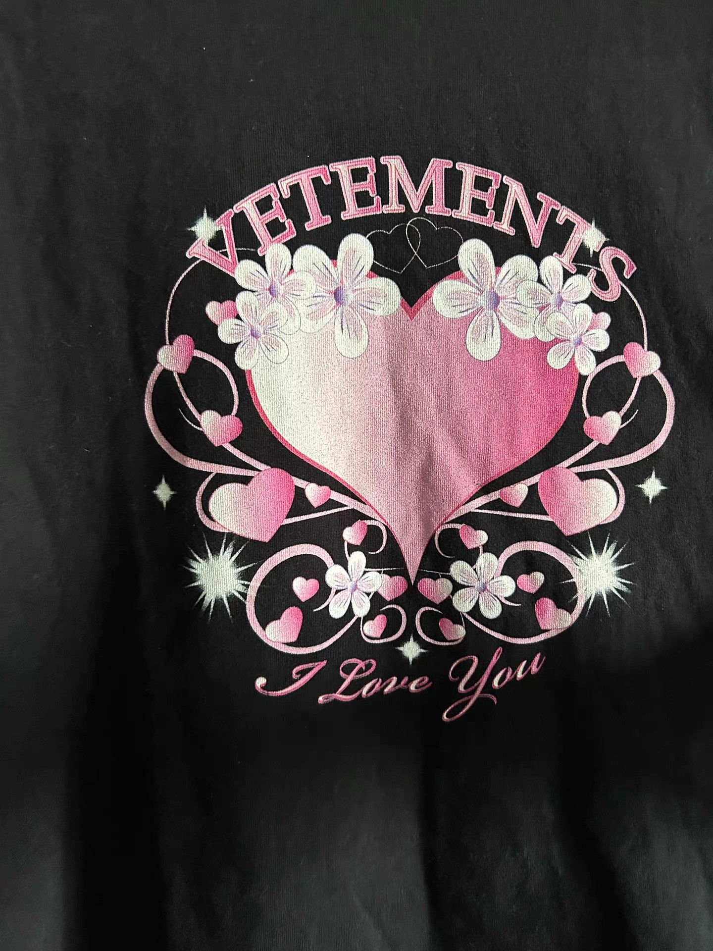 Vetements VETEMENTS Heart Print Short Sleeve T-Shirt Size US S / EU 44-46 / 1 - 3 Thumbnail
