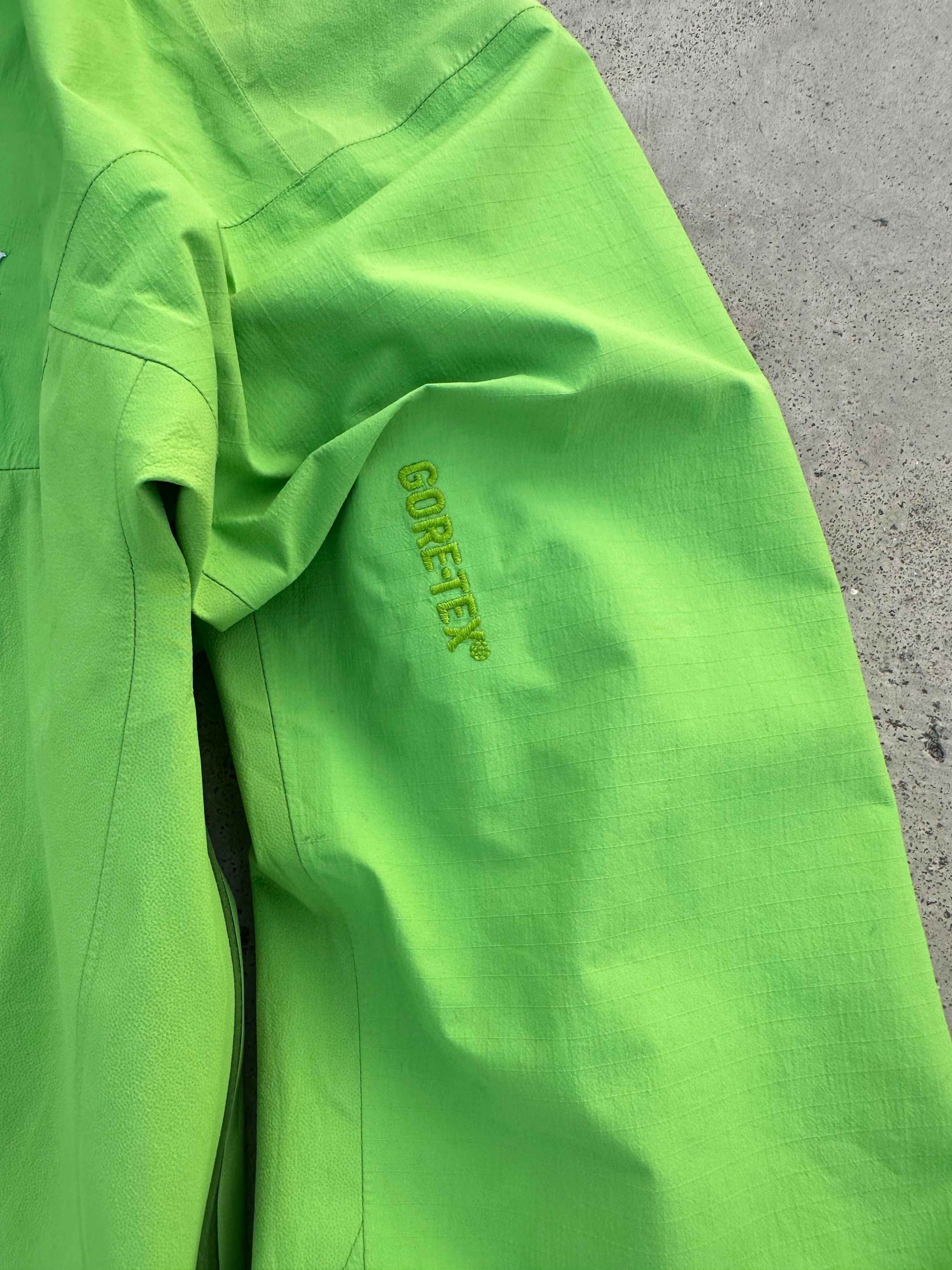 Arc'teryx Arc'terxy Beta LT Hybrid Gore Tex moss bloom jacket 2013 Size M / US 6-8 / IT 42-44 - 4 Thumbnail