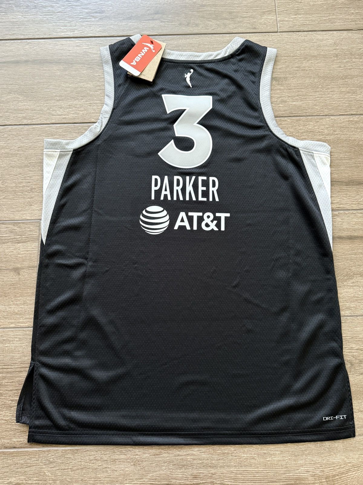 Nike Nike Candace Parker Las Vegas Aces Explorer Edition WNBA LG Size L / US 10 / IT 46 - 7 Thumbnail