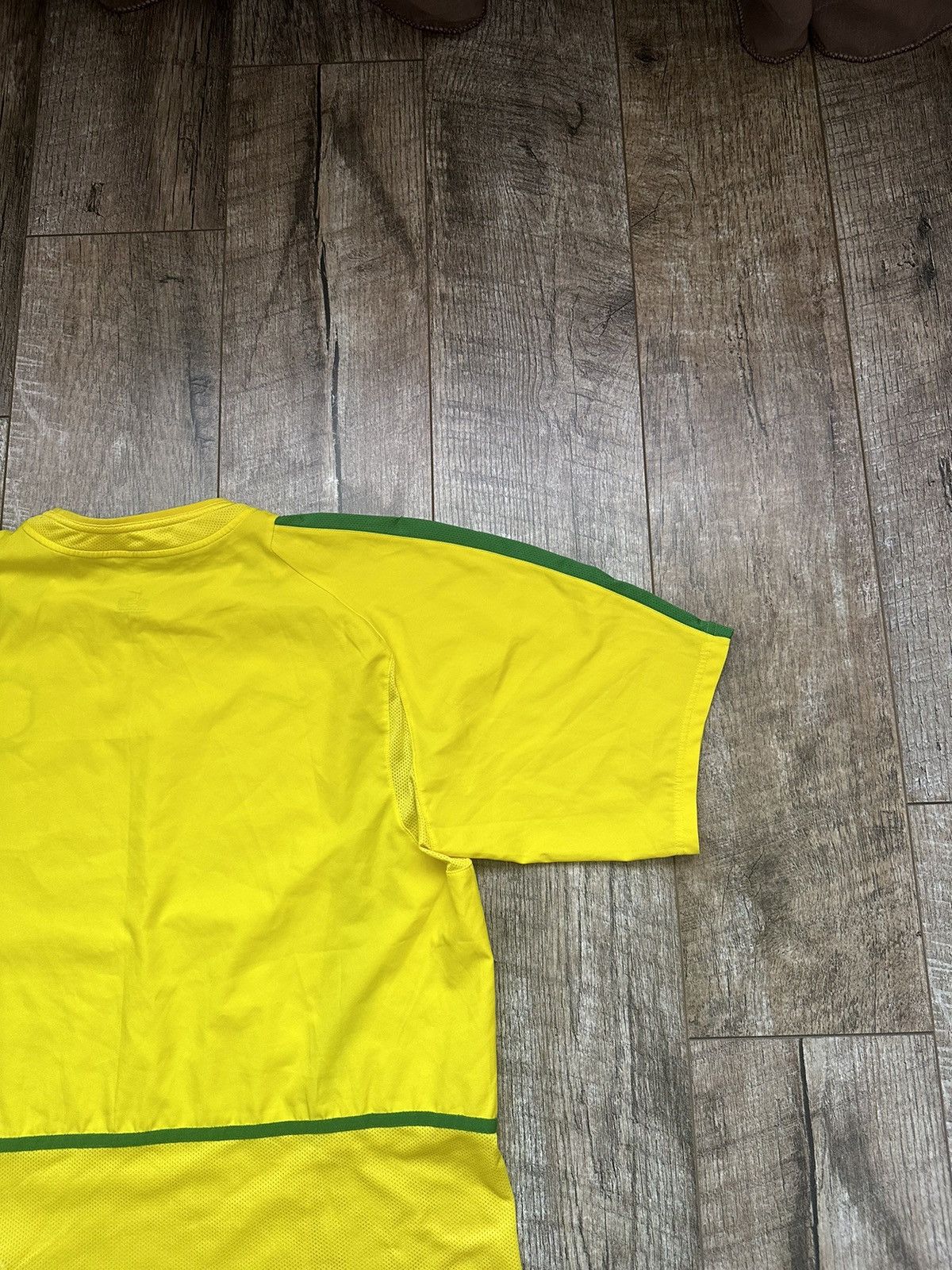 Nike 2002 Nike Brazil World Cup Home Soccer Jersey Size US XL / EU 56 / 4 - 15 Thumbnail