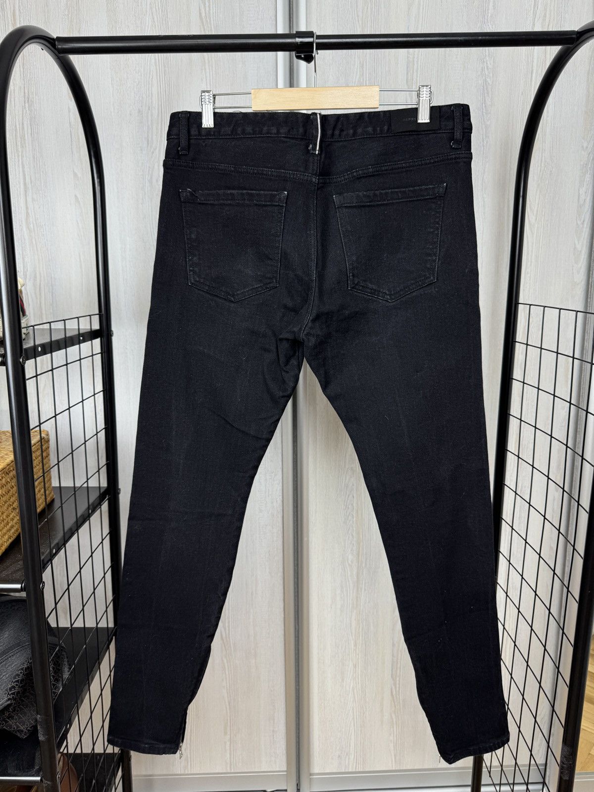 Japanese Brand Represent Basic selvedge denim vintage black jeans zippers Size US 32 / EU 48 - 2 Thumbnail