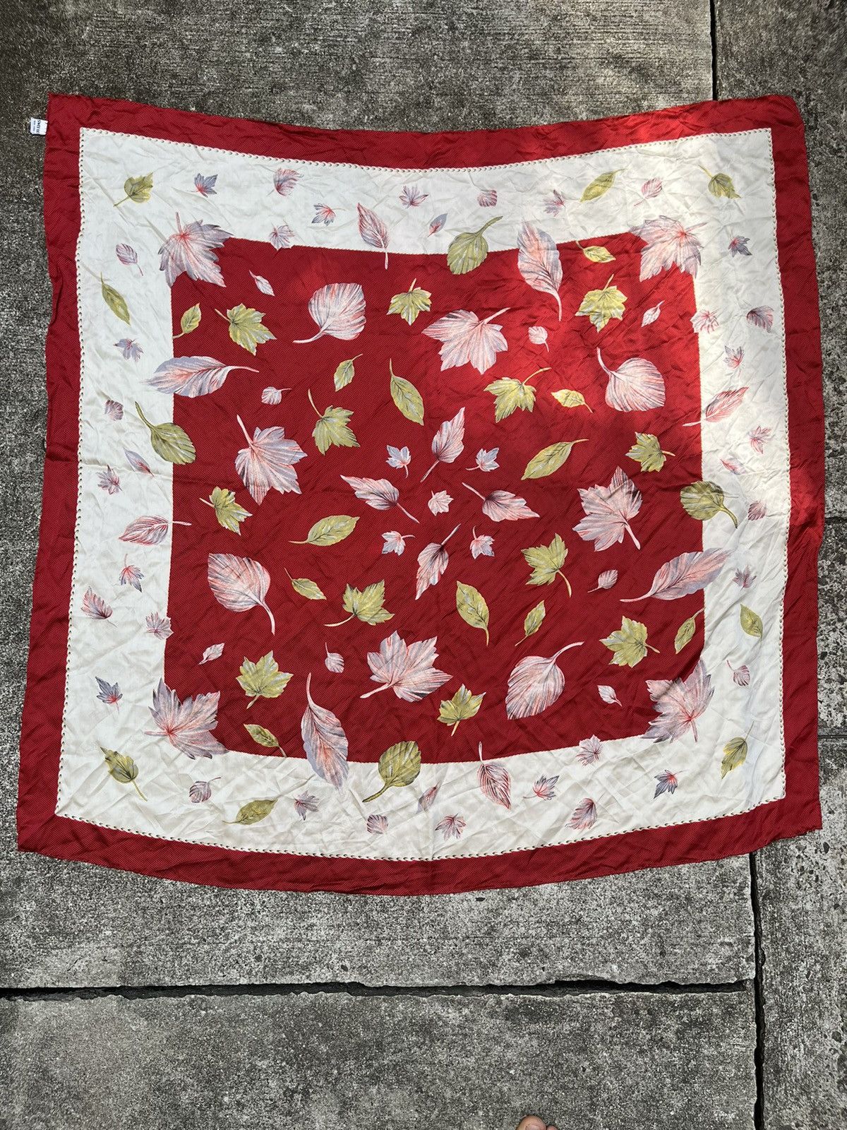 Designer × SikSilk × Vintage Vintage Handrolled Silk Scarf Size ONE SIZE - 1 Thumbnail
