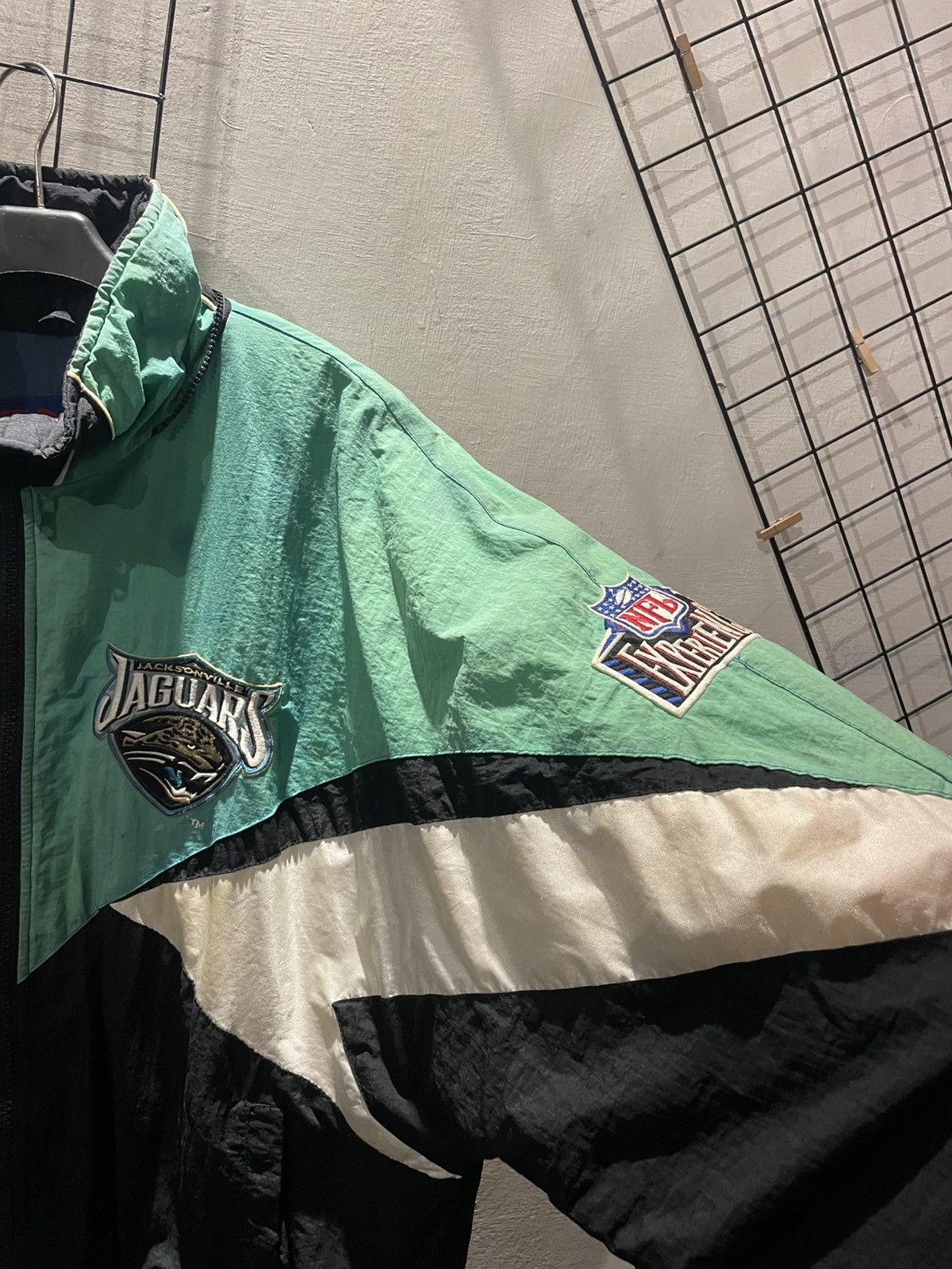 NFL × Pro Player × Vintage Vintage Pro players Jaguars Jacket Size US L / EU 52-54 / 3 - 4 Thumbnail
