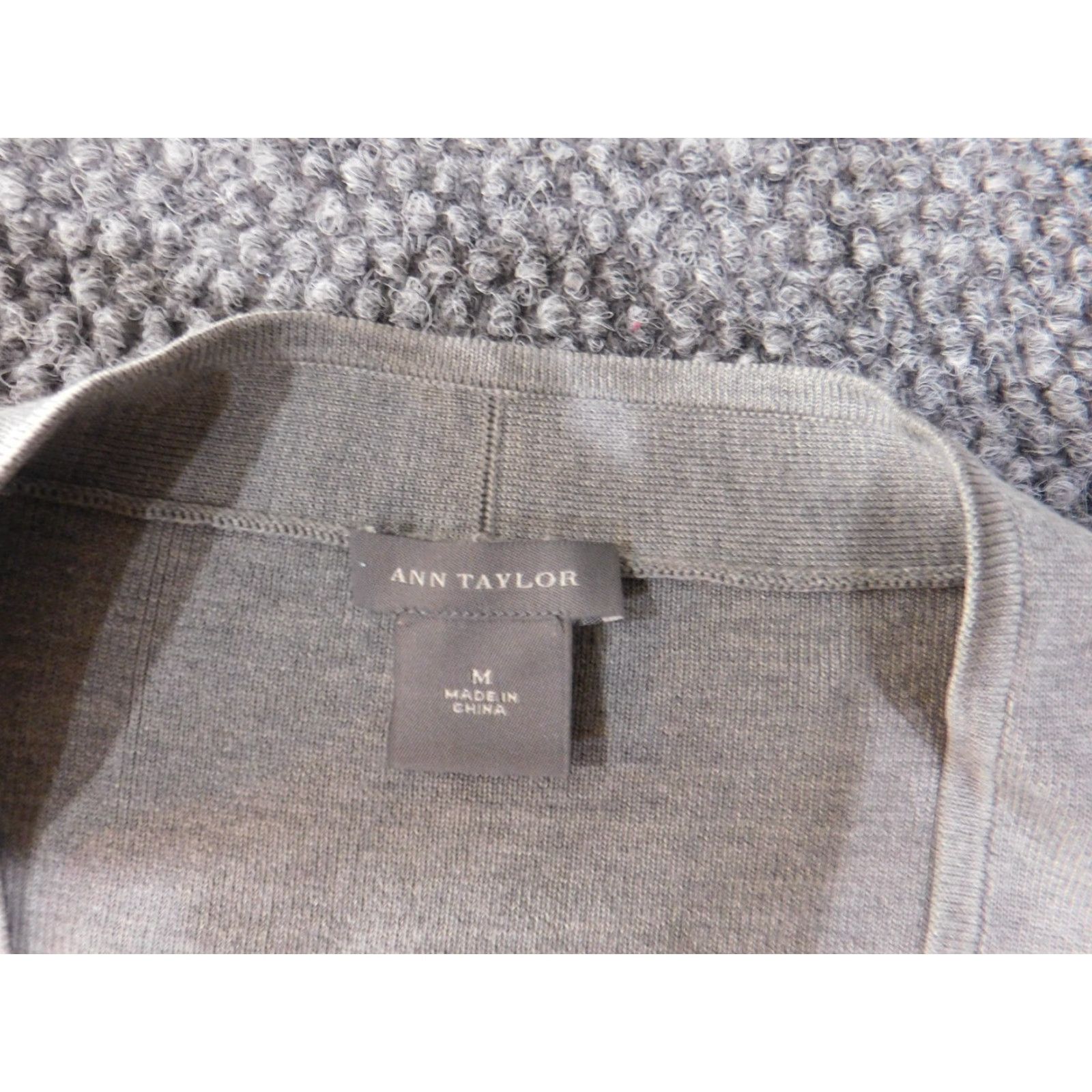 Ann Taylor Ann Taylor Sweater Womens V-Neck Pullover Knit Cable-Knit M Gray Silk Size M / US 6-8 / IT 42-44 - 5 Thumbnail