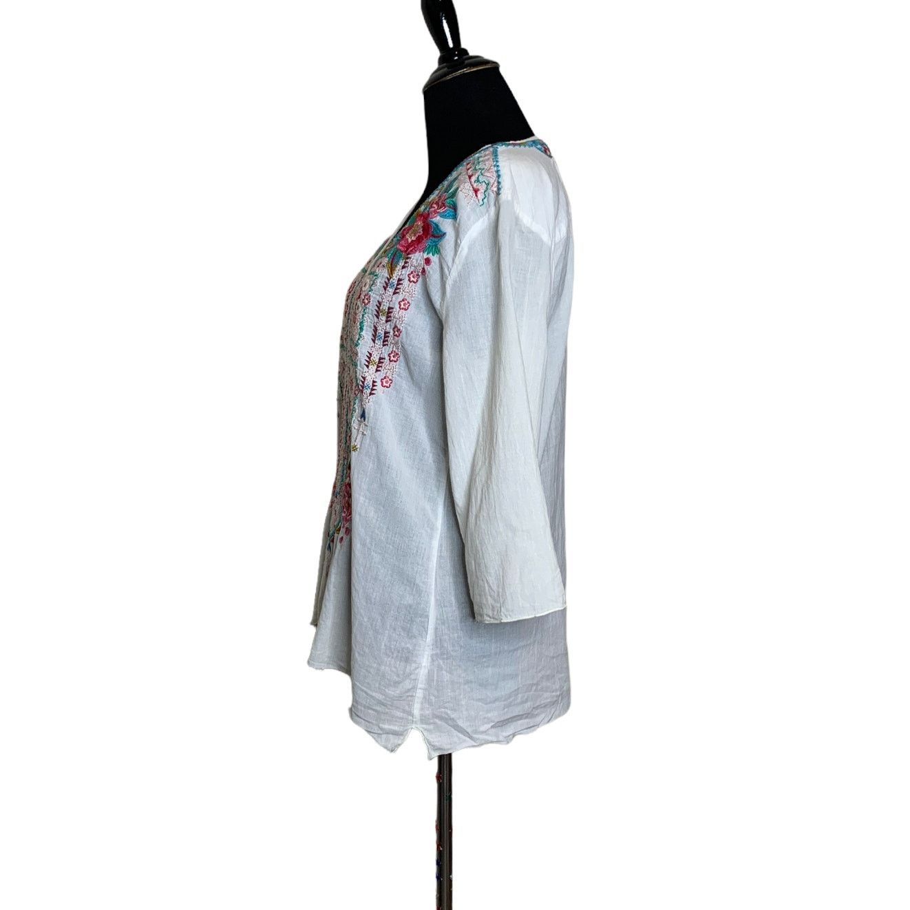Johnny Was Johnny Was white embroidered floral boho tunic size small Size S / US 4 / IT 40 - 6 Thumbnail