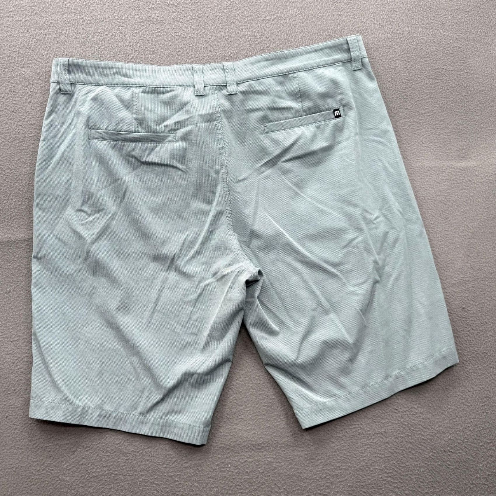 TravisMathew Travis Mathew Shorts Mens 40 Green Chino Stretch Golf 11 Inseam Casual Summer Size US 40 / EU 56 - 2 Thumbnail