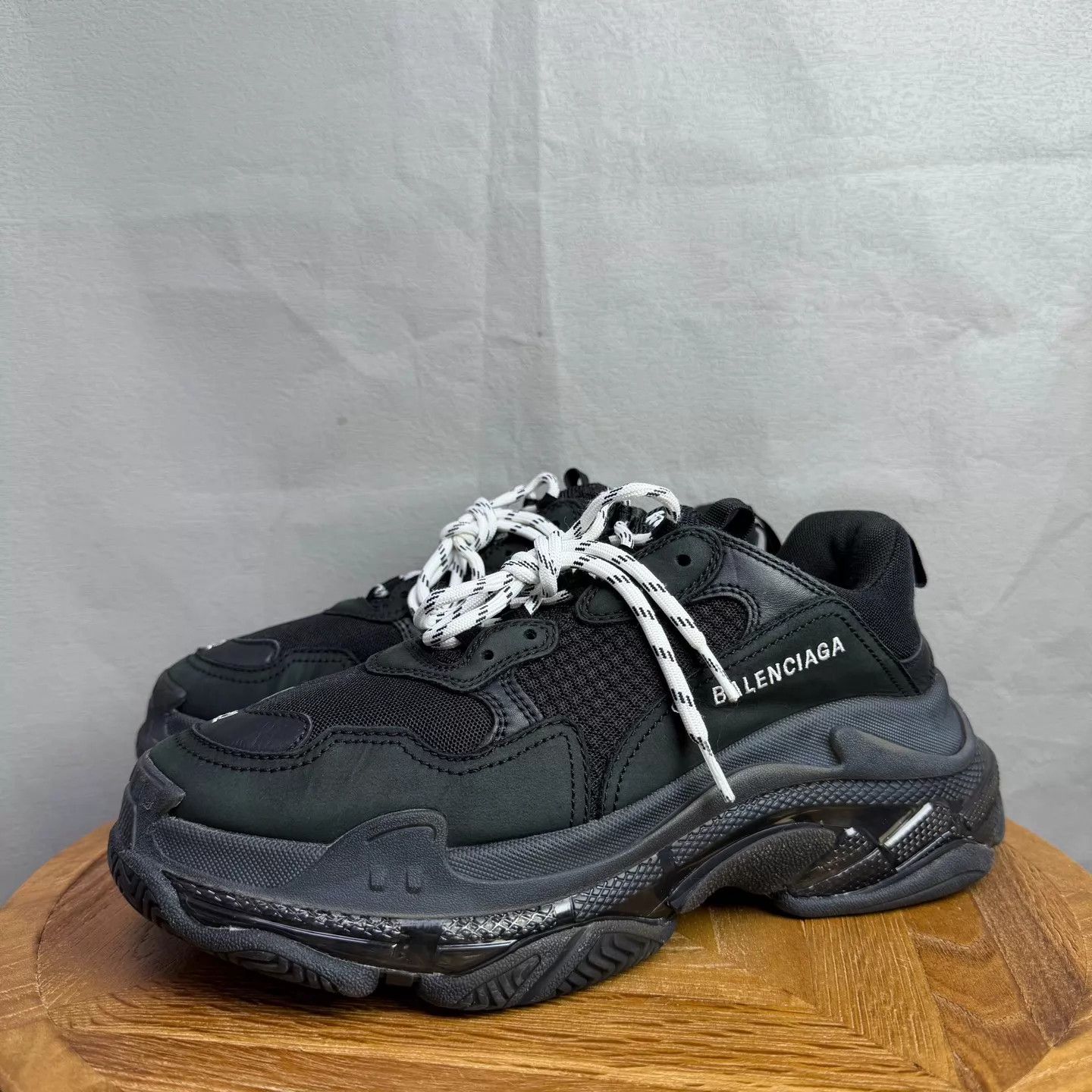 Balenciaga Balenciaga Triple S Distressed Black 42 Size US 9 / EU 42 - 1 Thumbnail